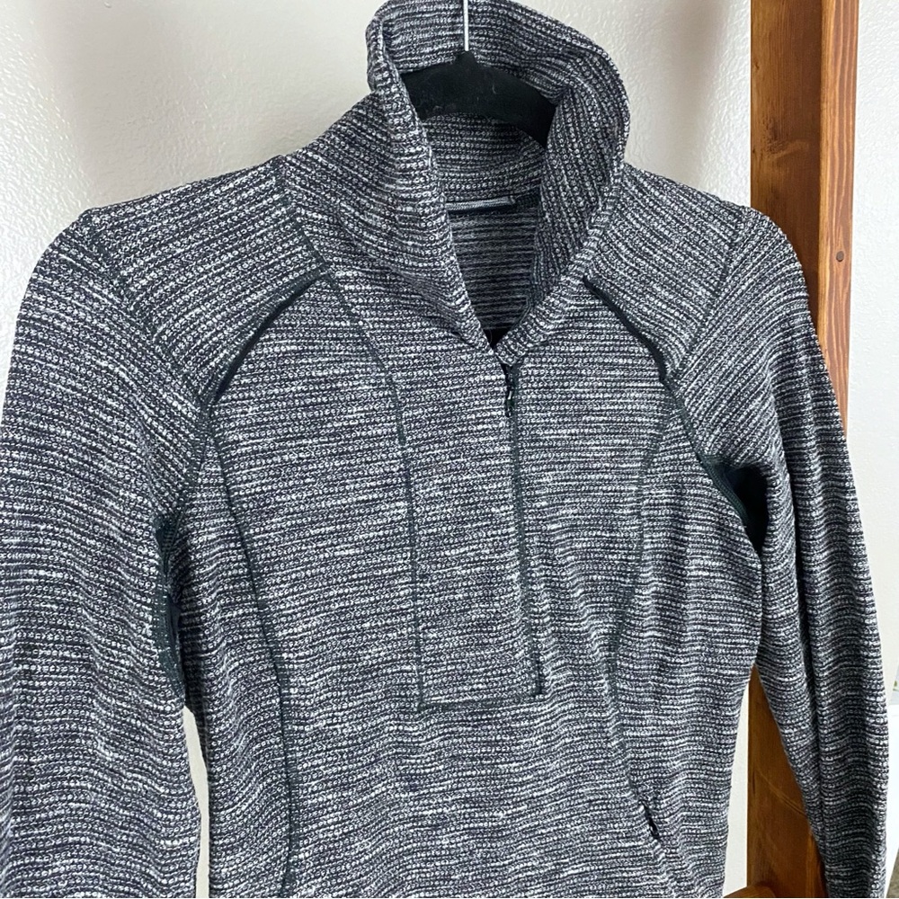 Lululemon / Think Fast Pullover sz 6